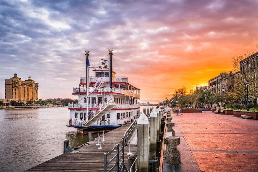 Cozy In Downtown Close To Forsythe Park Savannah